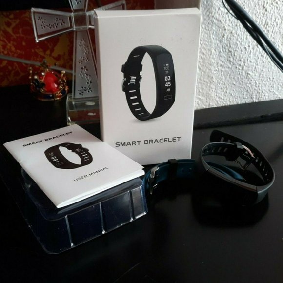 FITCOMM IP67 Fitness Tracker Watch with Sleep Monitor + Replacement Band - Boxed - Picture 2 of 10